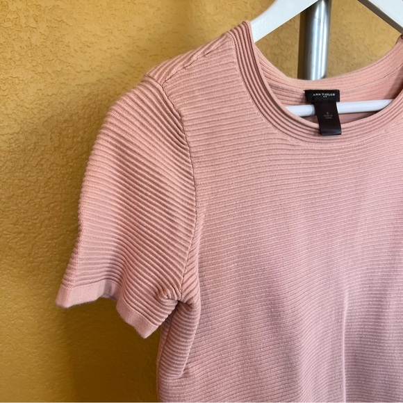 ANN TAYLOR Ribbed Short Sleeve Top - Picture 4 of 9